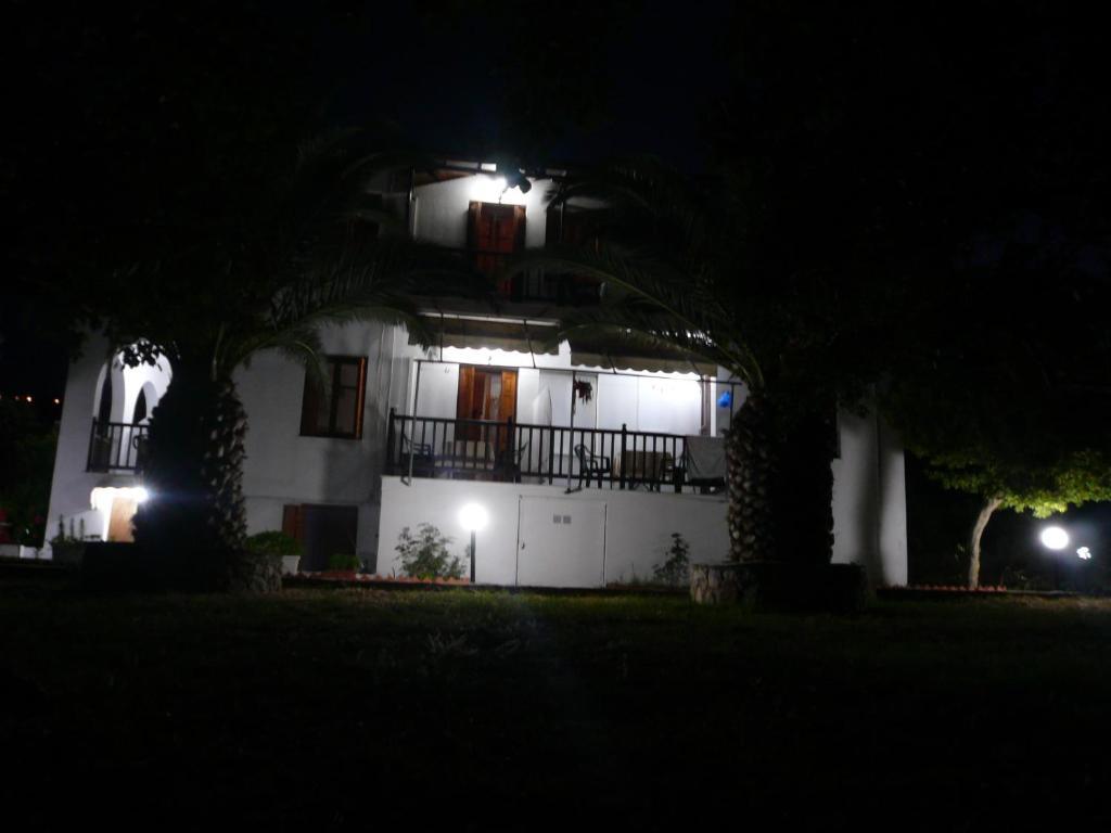 Liossis Rooms & Apartments スコペロス エクステリア 写真